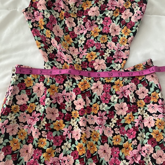 Backless jumpsuit - Picture 5 of 6